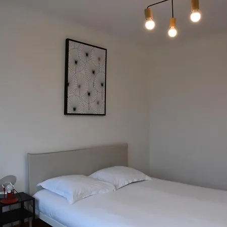 Le Nid Des Cigognes Avec Terrace Lägenhet